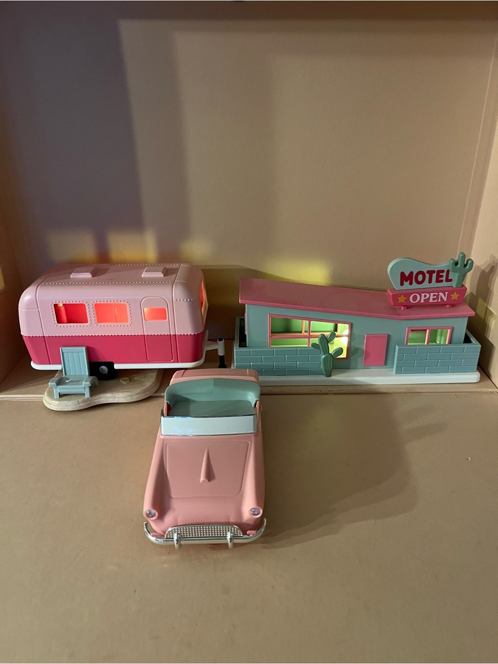 RETRO style set of 3 Pink /airstream -car/ motel / light up decoration 🌵🎀🎀